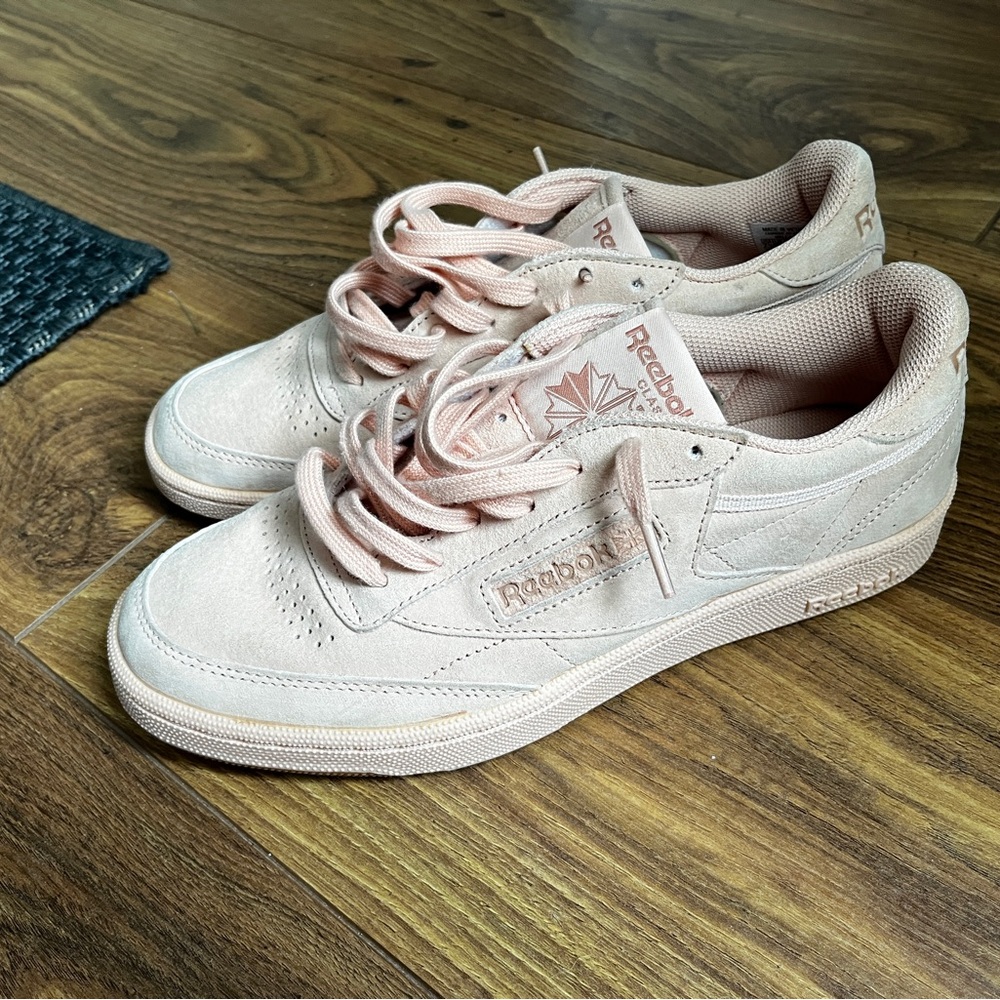 Reebok Club C *LIKE NEW* Size 7.5 mens / Size 9 womens